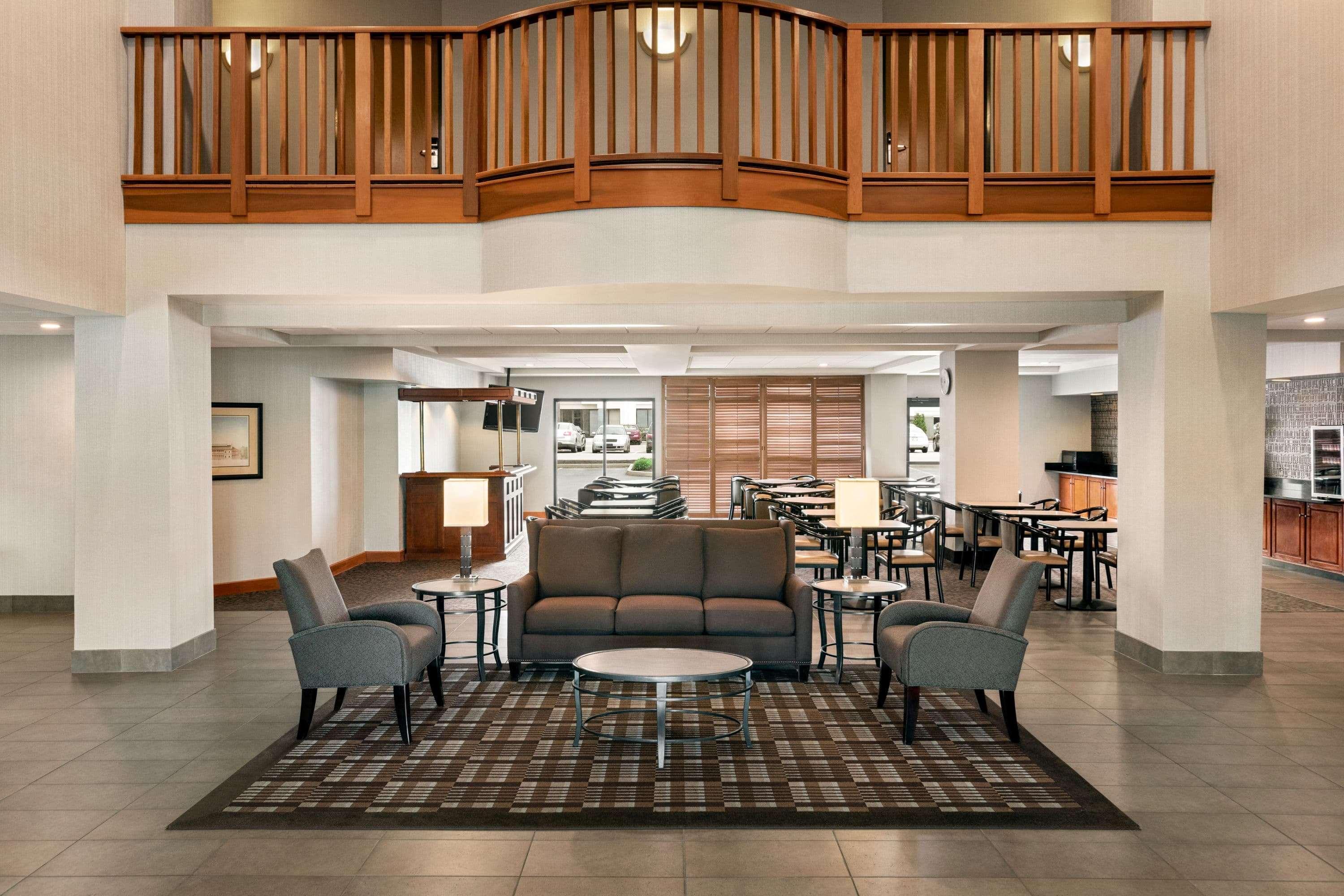 Wingate By Wyndham Cincinnati Блу Аш Екстериор снимка