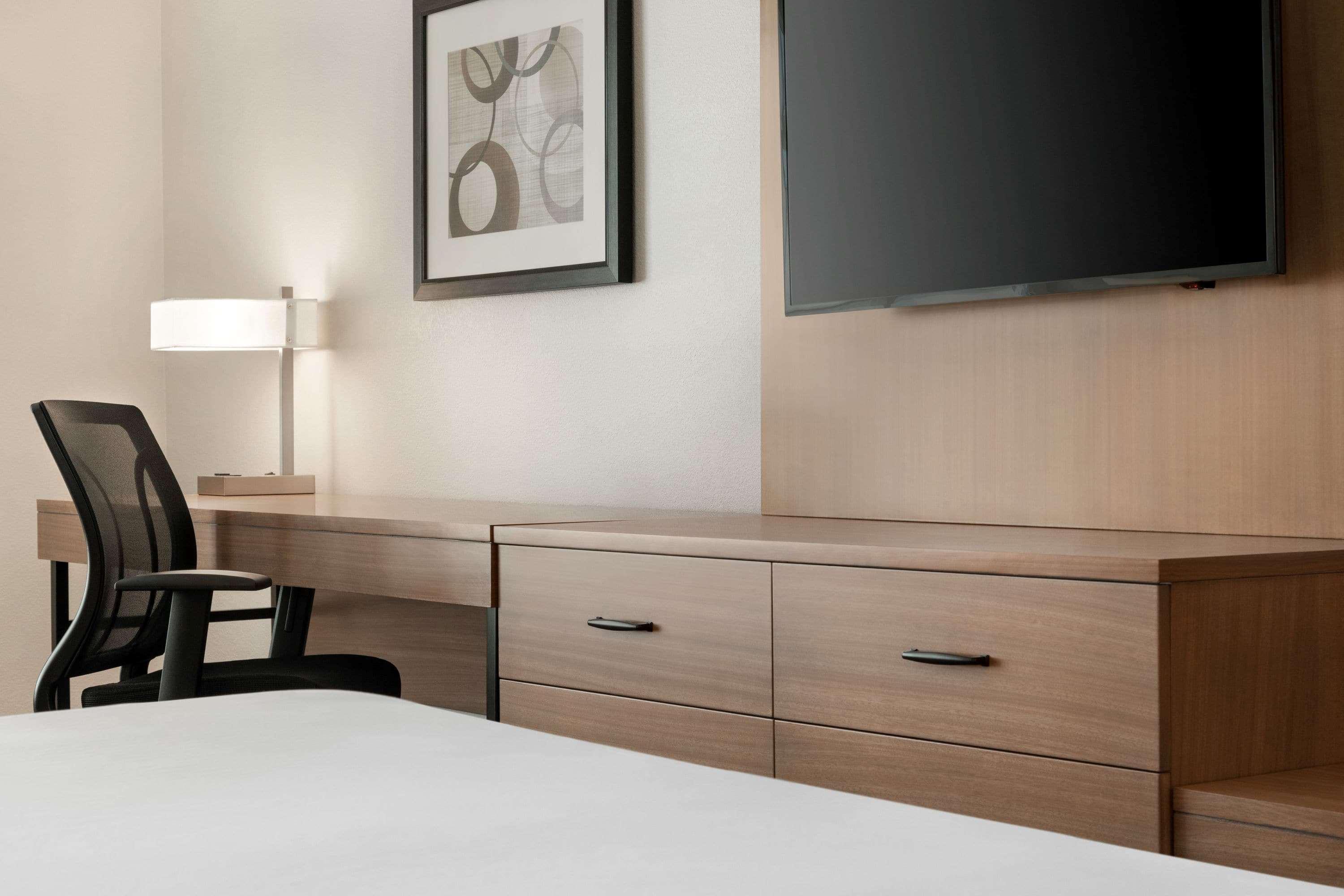 Wingate By Wyndham Cincinnati Блу Аш Екстериор снимка
