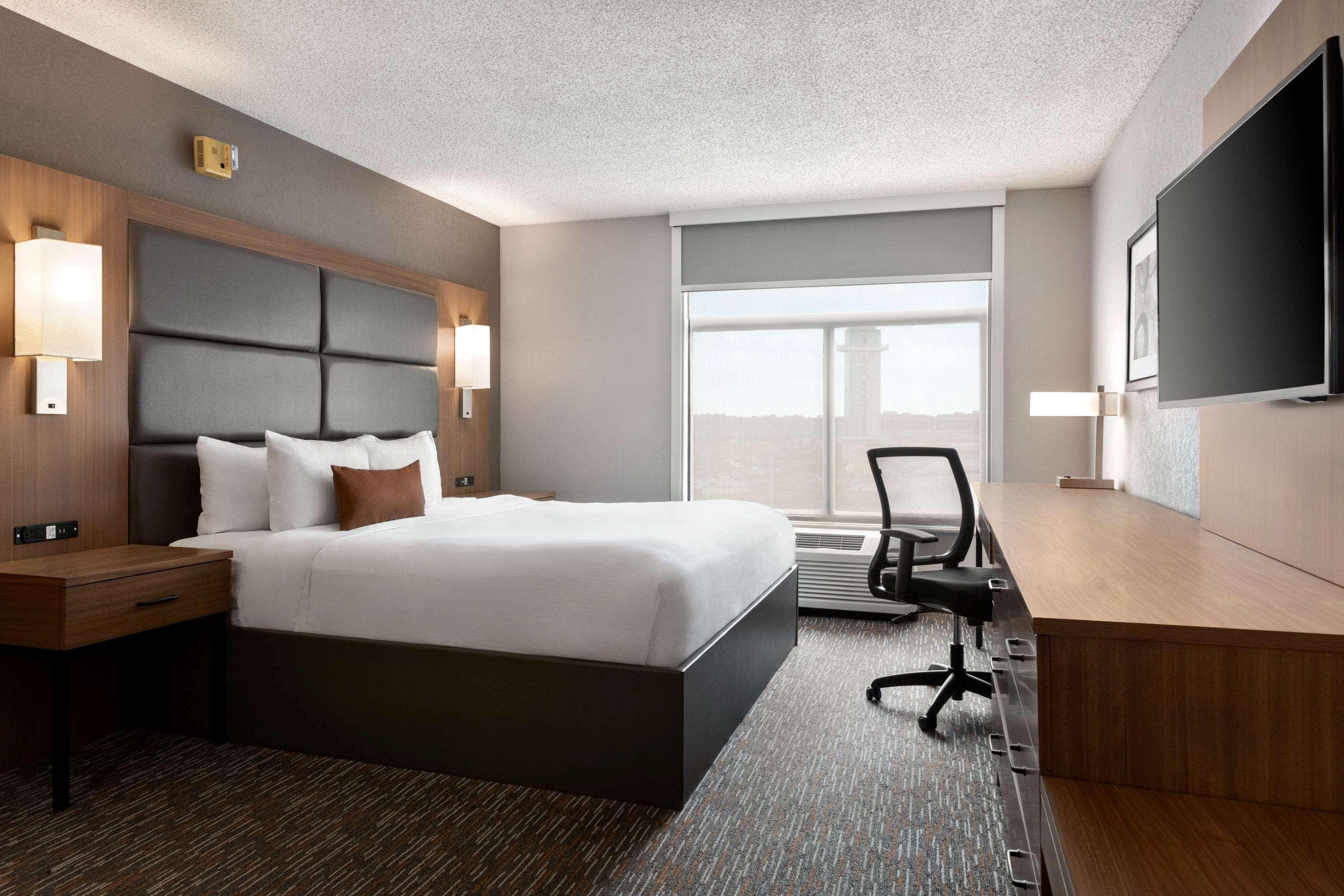Wingate By Wyndham Cincinnati Блу Аш Екстериор снимка