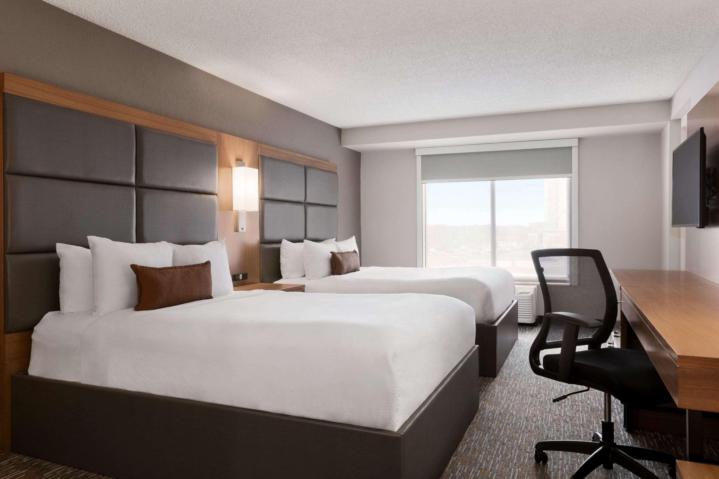Wingate By Wyndham Cincinnati Блу Аш Екстериор снимка